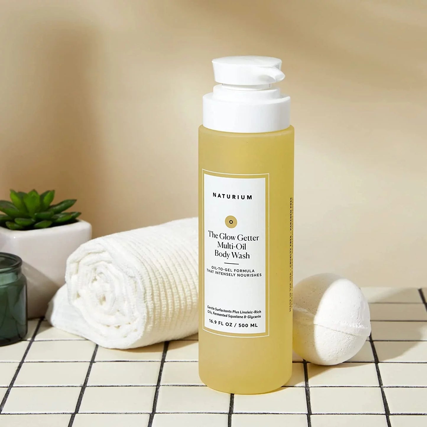 NATURIUM THE GLOW GETTER MULTI-OIL HYDRATING BODY WASH 500ML